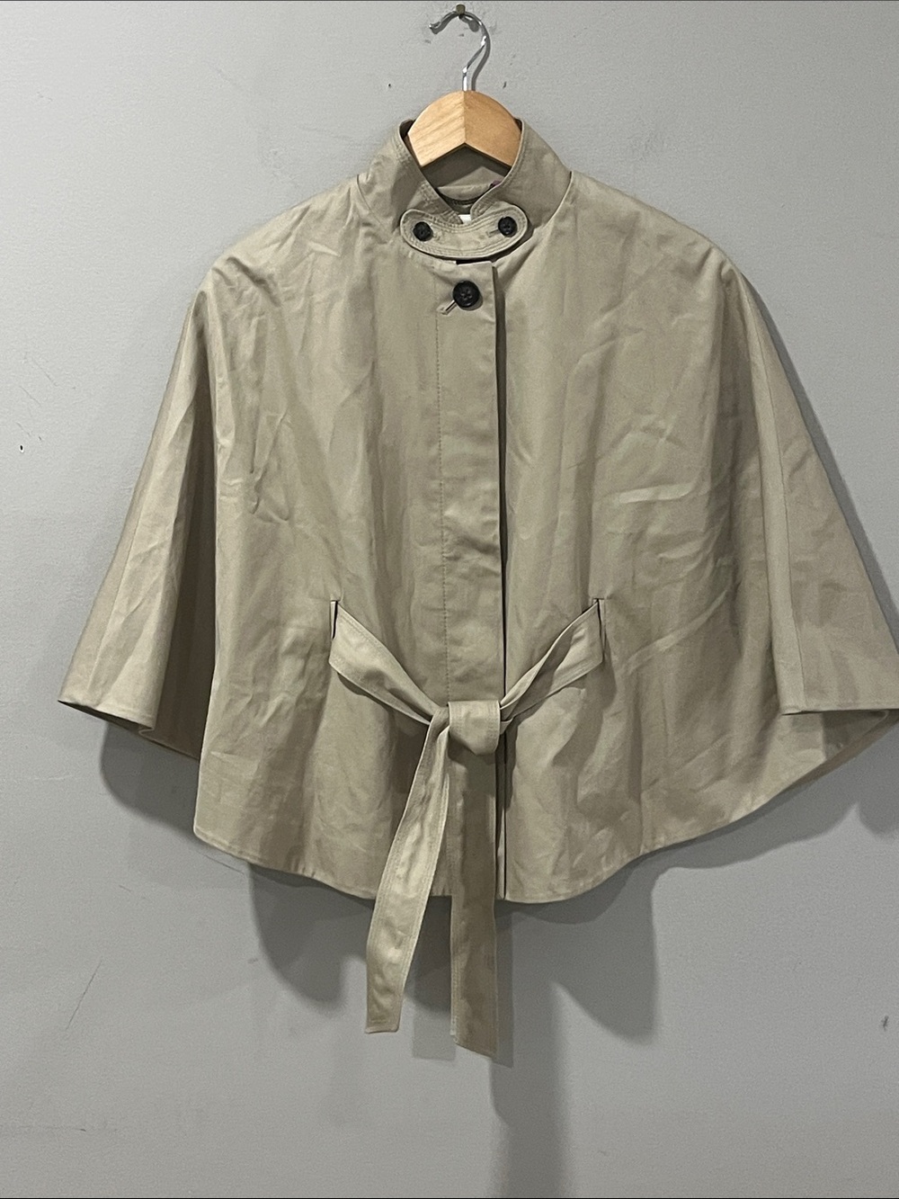 Banana Republic Beige Trench Cape Coat with Middle tie